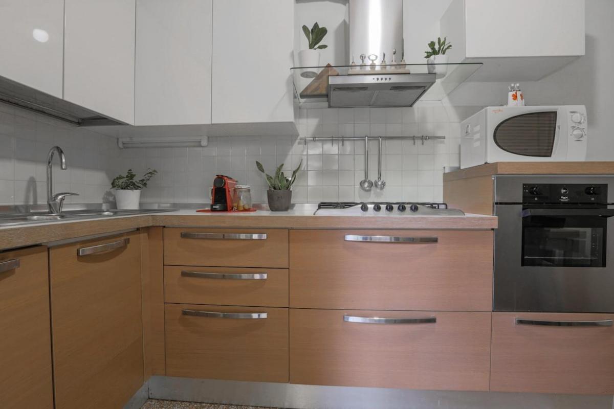 A 100m Dal Mare Apartment Genua