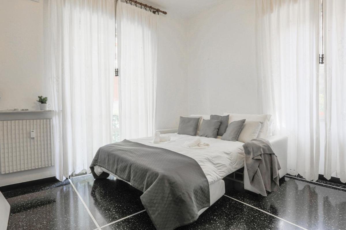 A 100m Dal Mare Apartment Genua